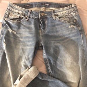 Very cute distressed capris